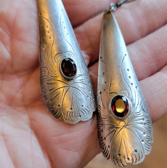 Vintage Native American Handcrafted Sterling Silver Garnet Earrings 3" - Picture 10 of 10